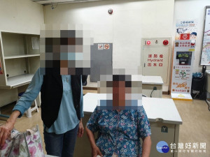 警執行路檢勤務　眼尖發現迷途失智老婦（圖／南港警分局提供）