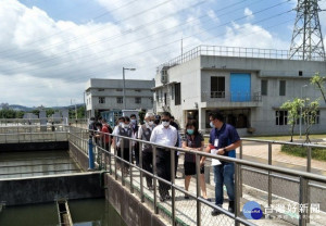 內政部長徐國勇在桃園副市長李憲明陪同下，視察「楊梅水資源回收教育中心」

