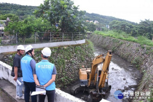 視察野溪支流與區域排水清淤作業　花蓮市長指示落實執行（圖／花蓮市公所提供）