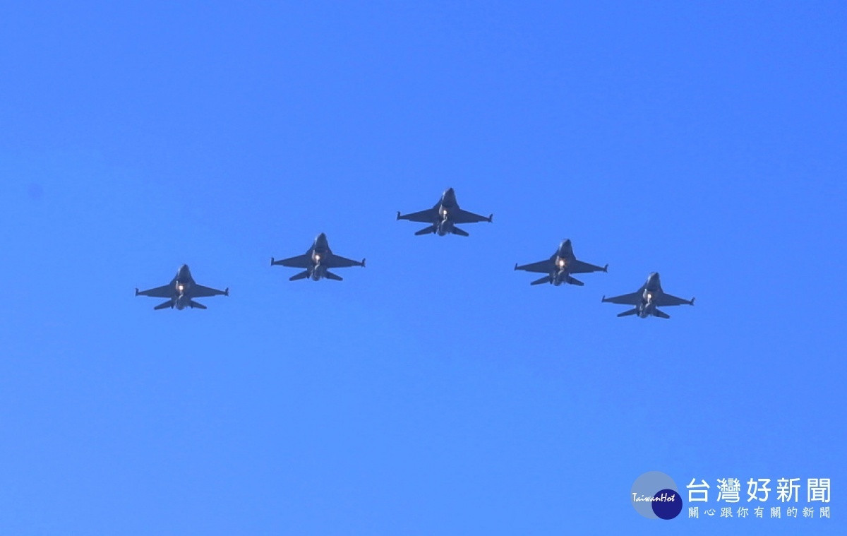 （圖／資料照）空軍F16戰機表演衝場秀／嘉義縣府提供