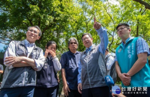 市長鄭文燦前往桃園南昌營區，出席「紙風車劇團廠房地點會勘」

