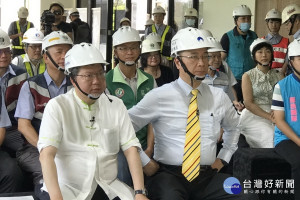 內政部長徐國勇、桃園市長鄭文燦視察桃園市八德一號社會住宅。