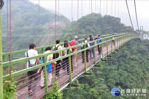 玉山園區內的東埔一鄰布農部落--跟著布農進行生態探索及生活體驗。 