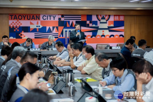 協助在地產業度過難關，桃園市長鄭文燦責成市府各單位密切對接中央紓困3.0政策。