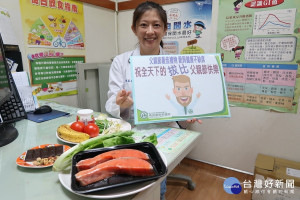 周營養師建議霸氣舒壓快樂餐。（南基醫院提供）