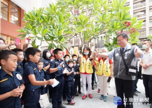 市長鄭文燦鼓勵所有小小警察
