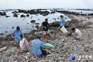 台東縣府推淨灘、「淨貪」　百人清出300公斤垃圾（圖／台東縣政府）