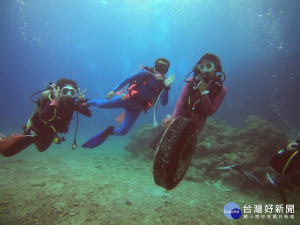 一件好事救海洋　綠島漁港清出223.5斤海底垃圾