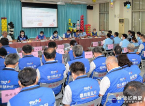 雲林縣政府至大埤酸菜文化館召開行動主管會報，向鄉親說明地方創生規劃發展及防洪治水成果，打造成為永續經營科技、鄉村生活體驗的友善綠能鄉鎮。