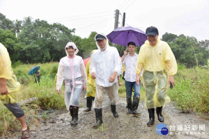 挺進山區關心水情　陳其邁視察六龜美濃排水