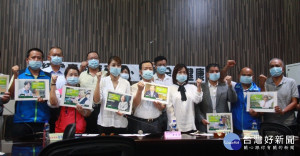 兩立委和南投縣議會國民黨籍議員均表達反對含瘦肉精美豬進口。（記者扶小萍攝）