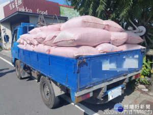 蒼蠅紛飛影響民眾生活　台東積極查緝違法載運生禽畜糞（圖／台東縣政府）