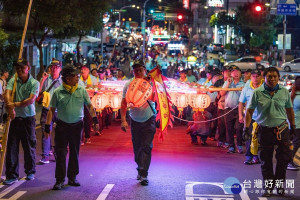 中壢仁海宮舉行「中元節水燈排遶境祈福活動」。