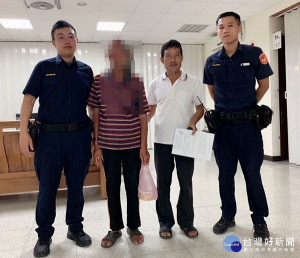 金湖所警員巡邏發現年邁的迷途老翁，細心將其帶返警所照護，並以M-POLICE幫老翁找到平安回家的路，深獲鄰里及家屬肯定。