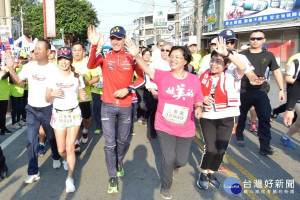 伊登去年到訪彰化，參加田中馬。圖／彰化縣政府提供