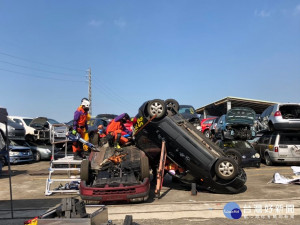 消防局辦理車禍救援教官班訓練，藉以提升供消防同仁車禍救援技術。