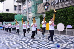 全民運聖火傳遞花蓮市　魏嘉賢帶隊路跑預祝選手展現好成績