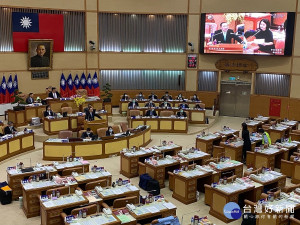 新北市議會21日市政總質詢由羅文崇、戴瑋姍、張錦豪、陳文治、張維倩、陳世榮等議員提出質詢 （記者黃村杉攝）