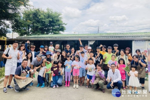 桃園市政府青年事務局鼓勵青年朋友返鄉生根發展，推動大專生與青農創新跨域學習。