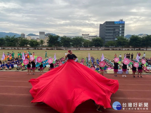 校慶創意舞蹈進場。林重鎣攝