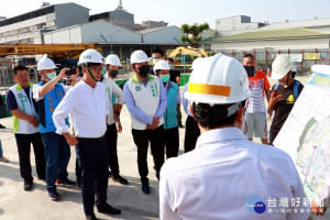 視察愛河上游水質淨化　陳其邁盼給市民更好的親水空間