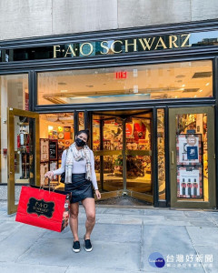 圖／翻攝 FAO Schwarz IG