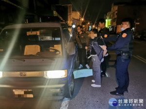 張姓竊嫌一路逃竄至新竹縣湖口鄉中山路三段附近棄車逃逸，警方追上並制伏張嫌。

