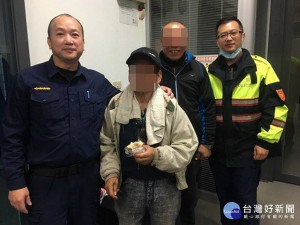 家屬感謝警方。林重鎣攝