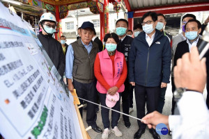 視察鳥松美山路雨水下水道工程　陳其邁：加緊趕工改善積淹水