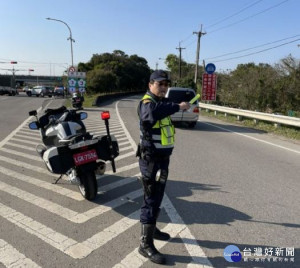 桃園市警局訂定各項交通疏導計畫，以確保春節連續假期行車順暢與安全。