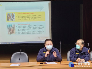 三重警分局日前利用聯合勤教與擴大臨檢勤務時，召集員警講習執行要領，以確保提供全方位服務及保障，讓民眾能過個好年