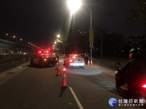  板橋警分局針對酒駕及易肇事之闖紅燈、危險駕車超速等重大違規行為加強執法