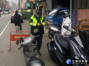 針對易肇事違規項目(如酒後駕車、闖紅燈、轉彎未依規定、機車行駛禁行機車道、行人違規及違規使用手機相類裝置等)持續規劃、執行取締工作