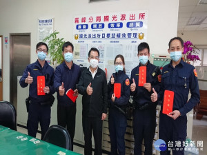 警局楊局長到國光派出所慰問。林重鎣攝