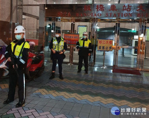 重要節日安全維護，新北憲兵隊結合板橋警分局五個派出所警力，自2月10日至2月17日止，每日22時至24時止加強治安要點巡邏