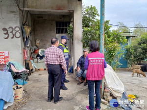 動保處會同派出所員警至現場查辦，81歲拾荒黃姓老翁，將依據行政罰法第8條及同法第18條減輕裁罰，處以1萬元罰鍰