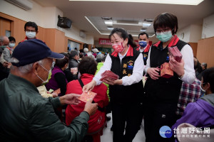 慶豐老人會新春團拜　徐榛蔚祝福長輩五福臨門