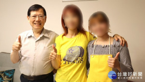 單親婦人希望獨生女兒嫁給單身父子，中壢區美滿服務中心主任徐乃義將力促良緣。（照片非當事人）