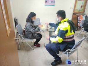 女子呆坐客運站多日　警積極協助返家