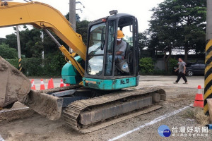 桃園市政府就業職訓服務處辦理失業者職業訓練中的重機械機具操作班。