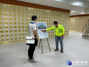 

市議員施志昌有鑑於納骨塔位需求量高，邀集台中市生命禮儀管理處會勘，生管處允諾編列八百萬預算，增添納骨櫃等工程。（記者陳榮昌攝）