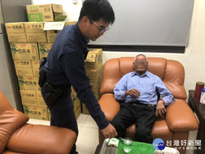 不老騎士忘卻回程路　警即時伸援