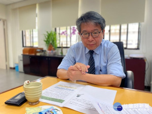 台中市環保局長陳弘益擔心，以這個段時間水平跟垂直擴散條件不佳的情形下，中火重啟三號機勢必增加燃煤量獎嚴重影響中部地區空氣品質。(圖/生活中心攝)