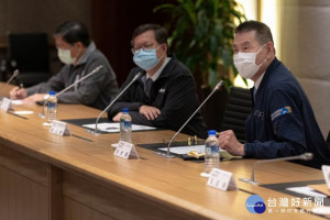 市長前往台北諾富特華航桃園機場飯店，關心航空機組員檢疫執行情況