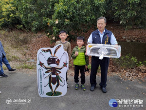 宣導平腹小蜂。林重鎣攝