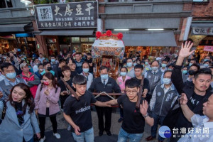 「豆夜祭」由豆腐之神「劉安神轎」隊伍祈福踩街揭開序幕
