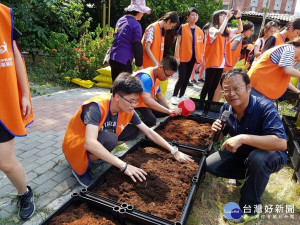 錦平里環保志工維護環境有成