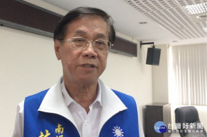 林明溱縣長籲大家落實防疫工作。（記者扶小萍攝）