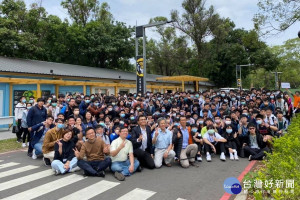 虎頭山創新園區舉辦AI自駕車課程訓練營，吸引許多學生報名參加。