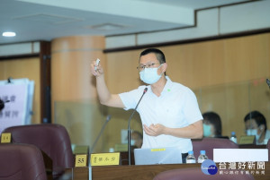 ▲關切大勇國小用地取得，蔡永芳議員：增設校舍改善學童就學品質。(圖/市議會提供)

